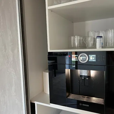 Luxury Westpark 2 With View דירה