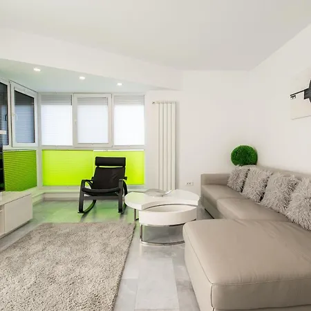 דירה Luxury Westpark 2 With View בוקרשט