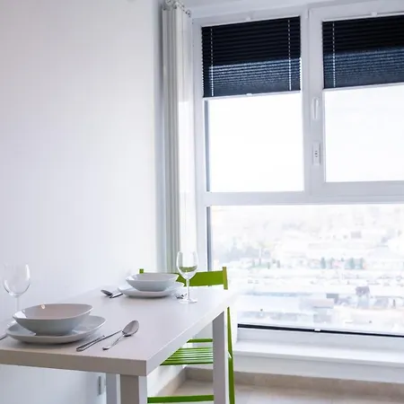 דירה Luxury Westpark 2 With View בוקרשט