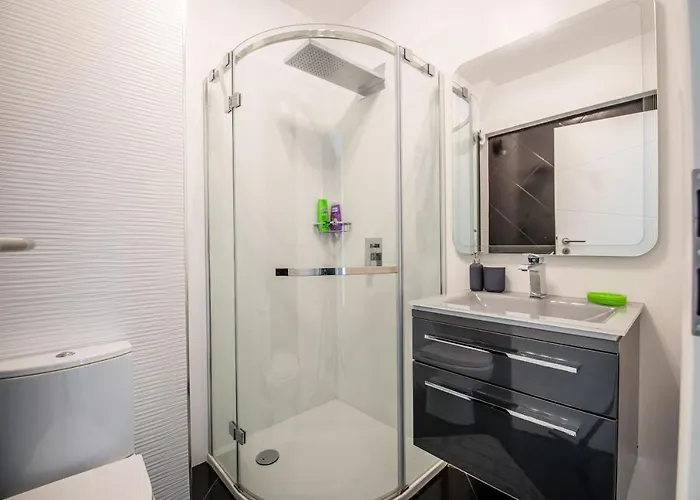 Luxury Westpark 2 With View Boekarest