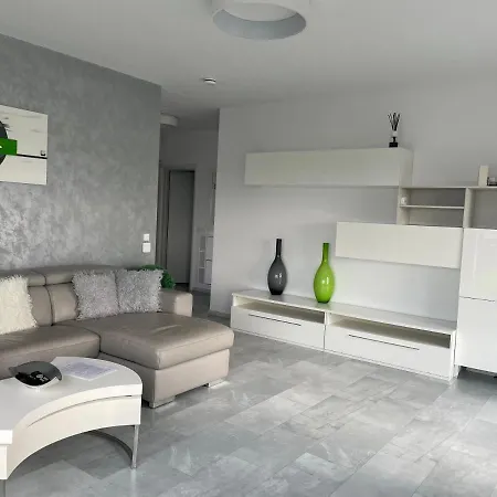 Luxury Westpark 2 With View Бухарест