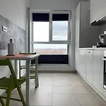 Luxury Westpark 2 With View *