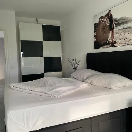 شقة Luxury Westpark 2 With View بوخارست