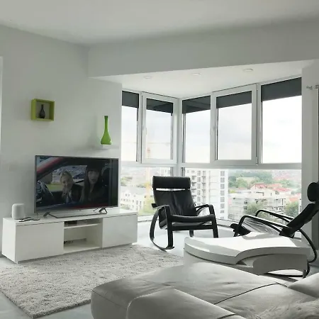 Luxury Westpark 2 With View بوخارست