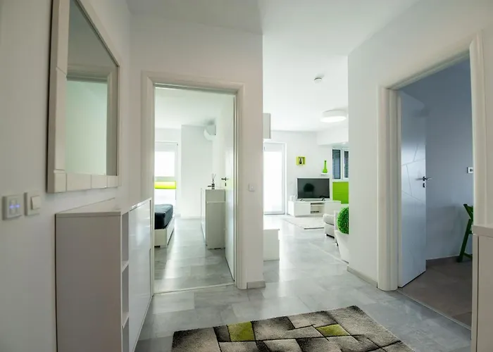 Appartamento Luxury Westpark 2 With View Bucarest